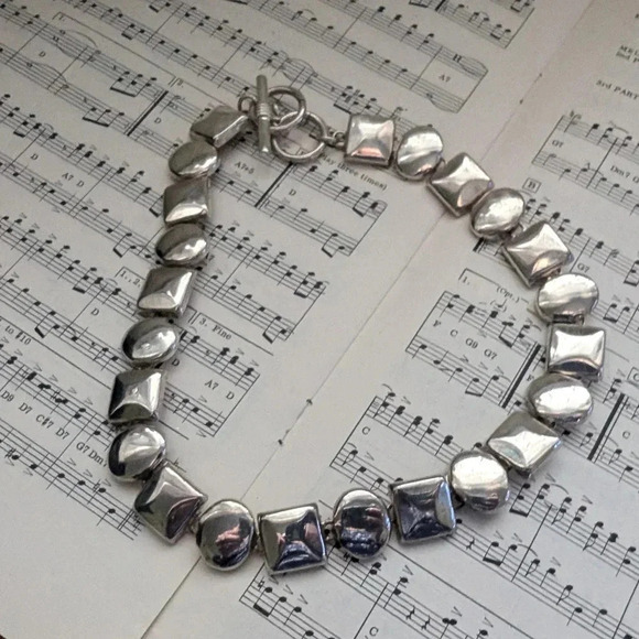 Elegant Silver Bracelet - Picture 7 of 7